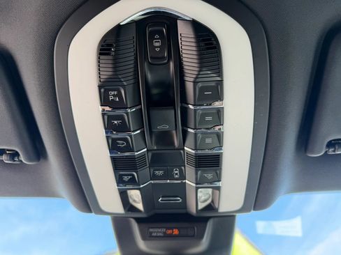 Used 2018 Porsche Macan Sport Edition image 29