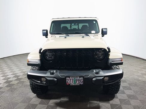 Used 2022 Jeep Gladiator Sport AWD/4WD image 3