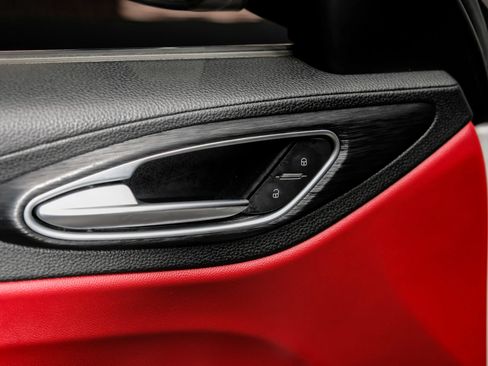 Used 2019 Alfa Romeo Giulia w/ Quick Order Package 22K Sport RWD image 47