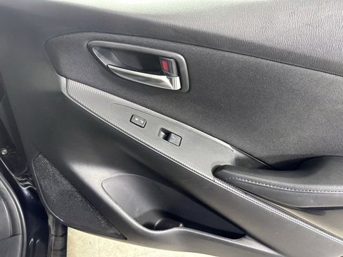 Used 2017 Toyota Yaris iA image 9