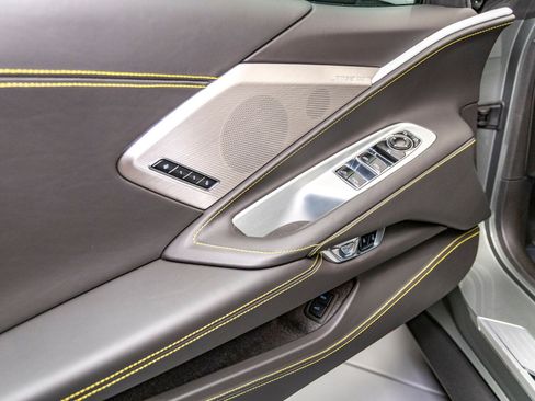 Used 2022 Chevrolet Corvette Stingray Premium Conv image 36