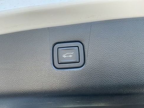 Used 2025 Chevrolet Blazer LT w/ Convenience Package AWD/4WD image 19