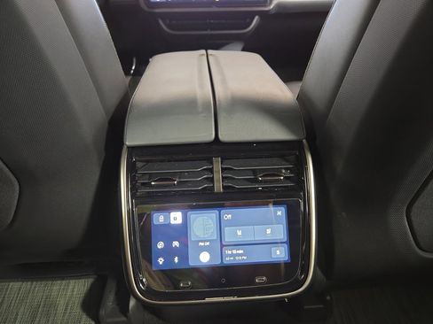 Used 2024 Rivian R1S Adventure AWD/4WD image 30