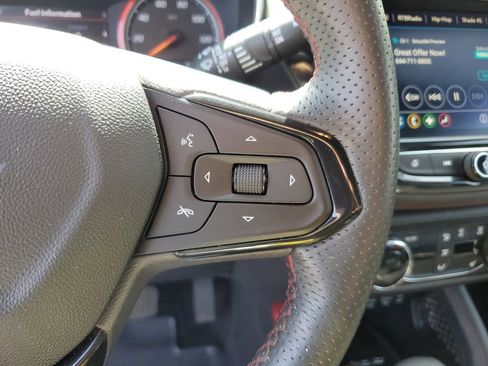 Used 2023 Chevrolet TrailBlazer RS w/ Technology Package FWD image 21