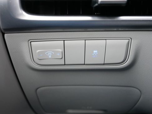 Certified 2025 Hyundai Tucson SE image 26