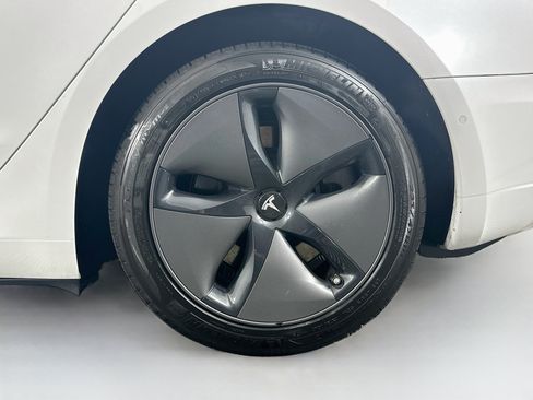 Used 2018 Tesla Model 3 Long Range RWD image 11