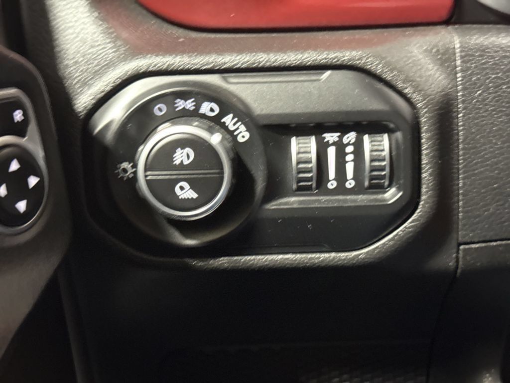 Used 2021 Jeep Gladiator Rubicon AWD/4WD image 18