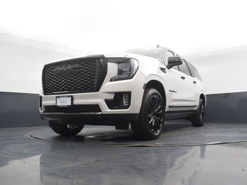 Used 2021 GMC Yukon XL Denali w/ Denali Premium Package AWD/4WD image 47