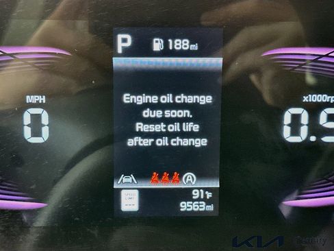 Certified 2025 Kia Sportage EX FWD image 12