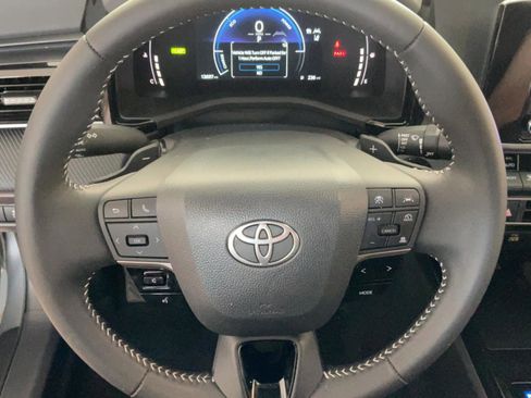 Used 2026 Toyota Camry SE w/ Convenience Package FWD image 18