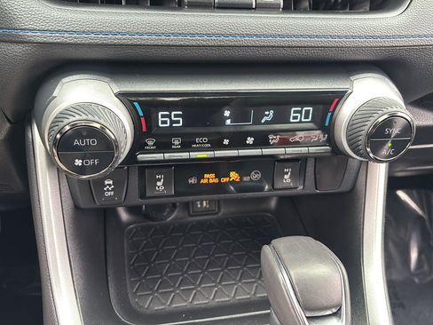 Used 2024 Toyota RAV4 XSE w/ Weather Package AWD/4WD image 36