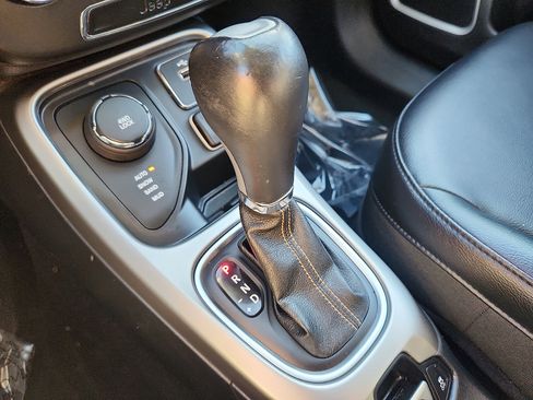 Used 2017 Jeep Compass Latitude image 15