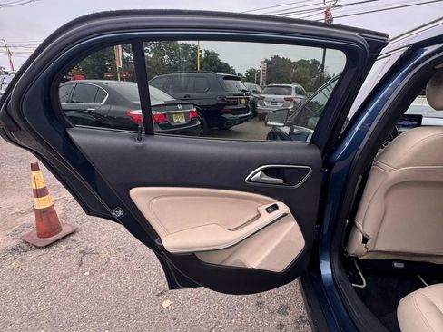 Used 2019 Mercedes-Benz GLA 250 4MATIC w/ Premium Package image 15