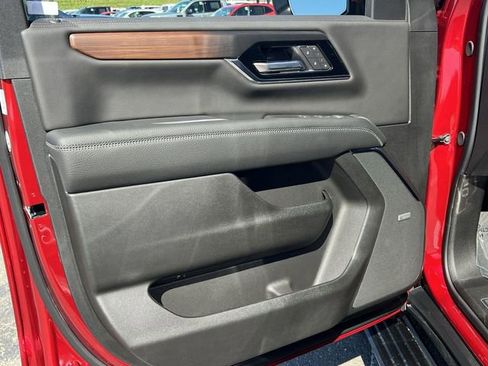 New 2026 GMC Yukon XL Denali w/ Denali Reserve Package AWD/4WD image 10