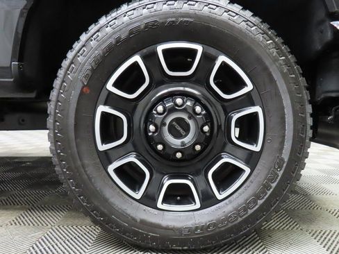 Used 2025 Ford F350 Platinum w/ FX4 Off-Road Package image 8