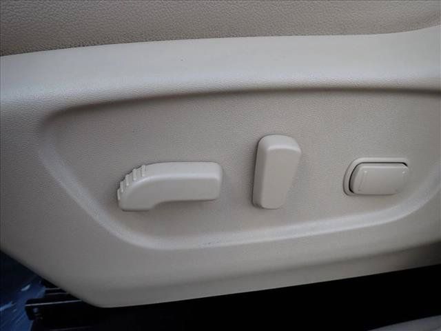 Used 2018 Nissan Rogue SL FWD image 11