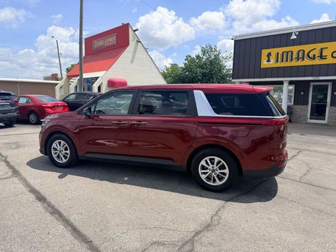 Used 2022 Kia Carnival LX FWD image 11