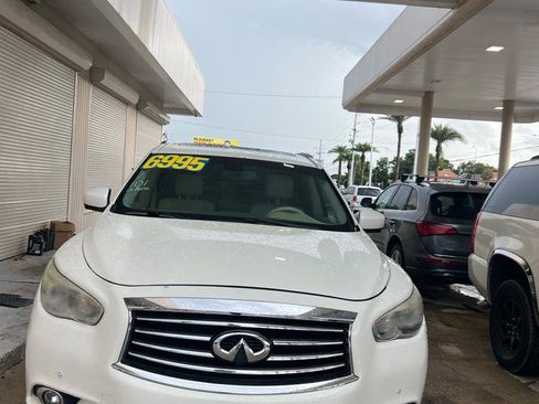 Used 2013 INFINITI JX35 AWD w/ Premium Pkg image 2