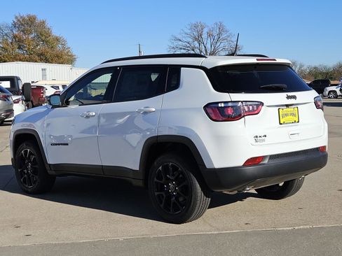 New 2026 Jeep Compass Latitude image 3
