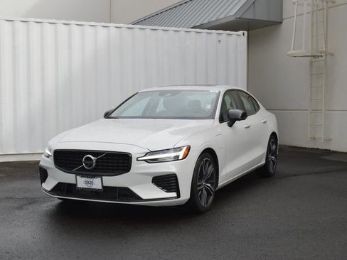 Certified 2022 Volvo S60 T8 R-Design Expression w/ Advanced Package image 1
