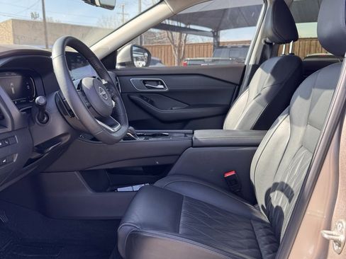 Used 2023 Nissan Rogue Platinum w/ Platinum Premium Package image 6