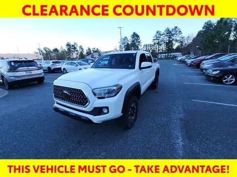 Certified 2018 Toyota Tacoma TRD Off-Road w/ Technology Package image 6