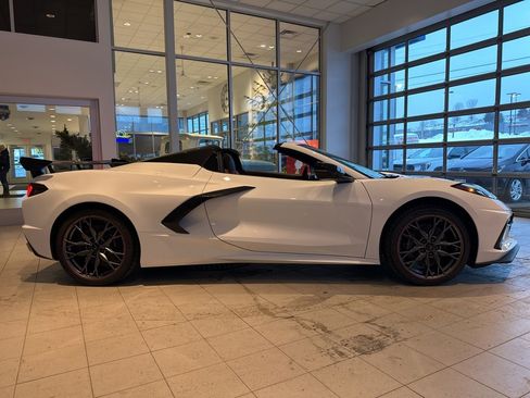 Used 2025 Chevrolet Corvette Stingray Premium Conv w/ Z51 Performance Package image 26