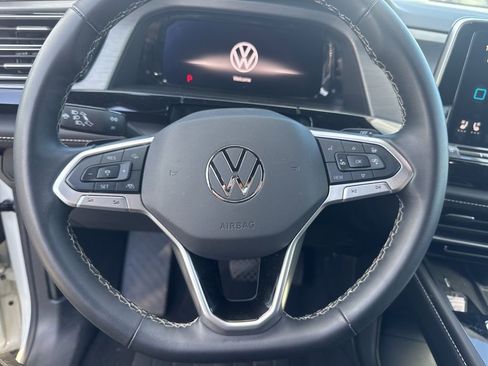 Used 2024 Volkswagen Atlas Cross Sport SE image 7