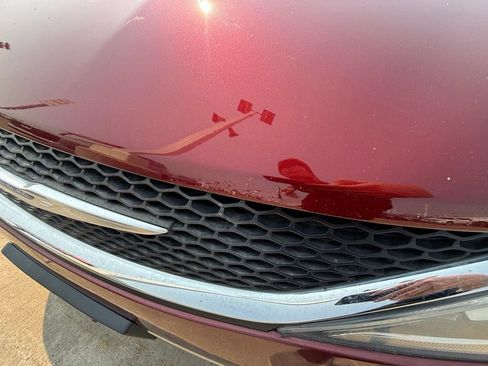 Used 2019 Chrysler Pacifica Touring-L FWD image 12