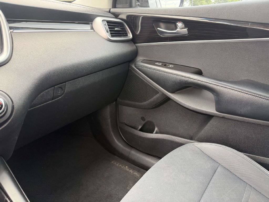 Used 2019 Kia Sorento FWD w/ LX Convenience Package image 28