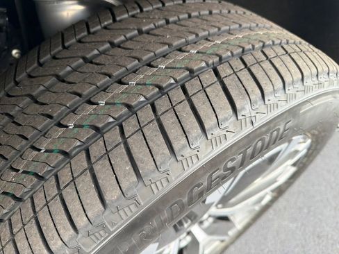 New 2026 Chevrolet Suburban High Country image 31