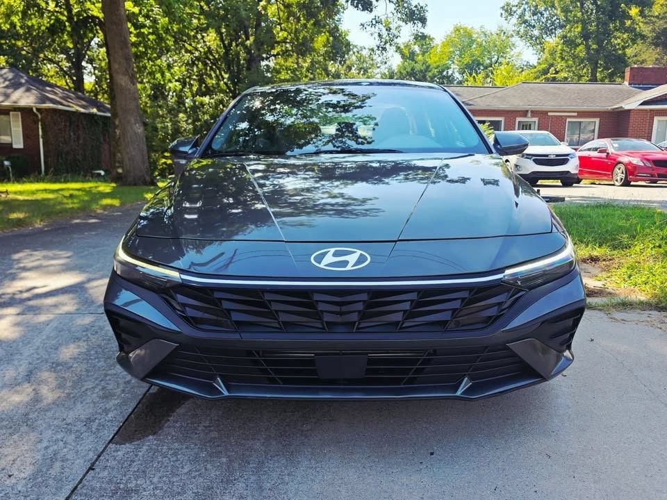 Used 2025 Hyundai Elantra Sport FWD image 10