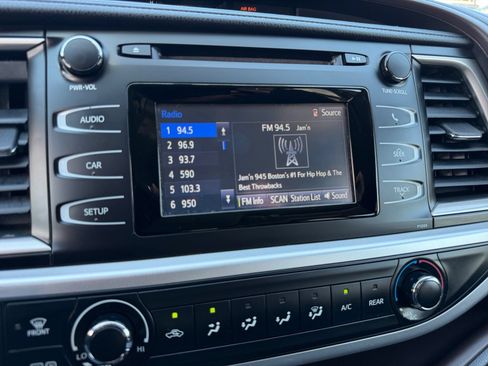 Used 2016 Toyota Highlander LE FWD image 20