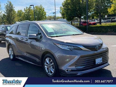 Used 2021 Toyota Sienna Limited AWD/4WD image 1