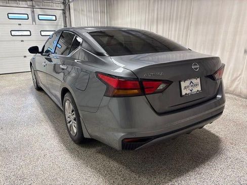 Used 2024 Nissan Altima 2.5 S FWD image 6