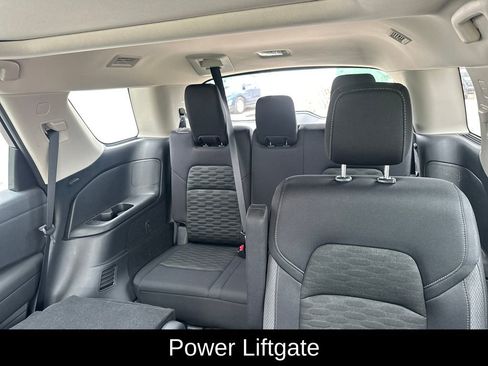 Used 2025 Nissan Pathfinder SV w/ SV Premium Package AWD/4WD image 16