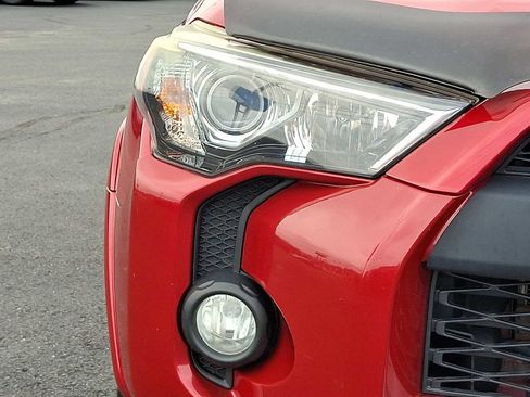 Used 2014 Toyota 4Runner Trail AWD/4WD image 9
