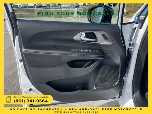 New 2026 Chrysler Pacifica Select image 10