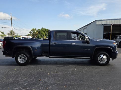 Certified 2023 Chevrolet Silverado 3500 High Country AWD/4WD image 6