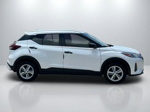 Used 2023 Nissan Kicks S FWD image 4