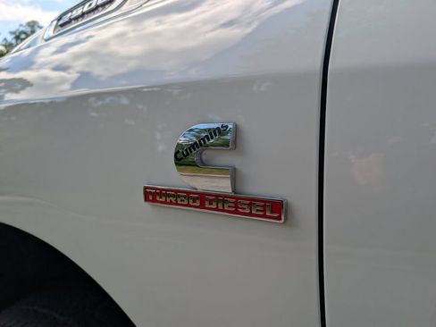 Used 2024 RAM 2500 Tradesman w/ Chrome Appearance Group AWD/4WD image 11