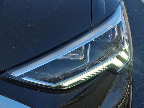 Used 2023 Audi Q3 2.0T Premium Plus w/ Premium Plus Package image 9