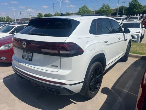 Used 2026 Volkswagen Atlas Cross Sport SEL Premium R-Line image 4