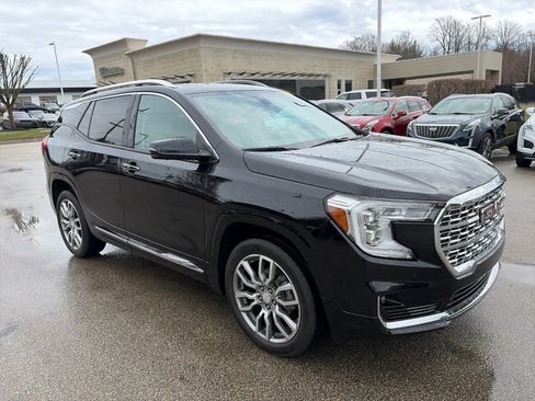 Used 2023 GMC Terrain Denali w/ Denali Premium Package image 5