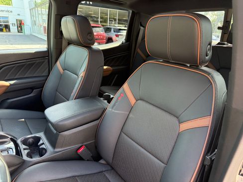 Used 2023 GMC Canyon AT4 w/ AT4 Premium Package AWD/4WD image 14
