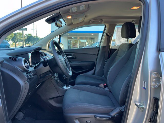 Used 2016 Chevrolet Trax LS AWD/4WD image 16