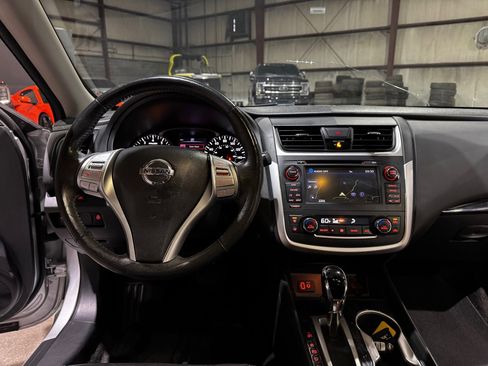 Used 2017 Nissan Altima 2.5 SL w/ Technology Package image 29