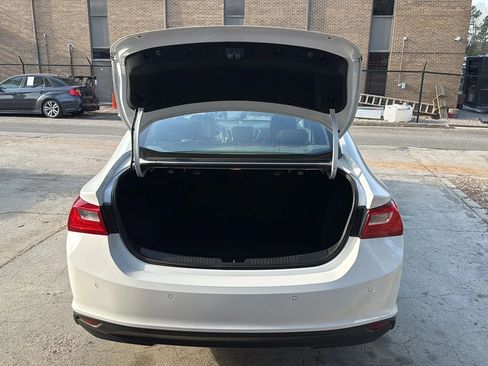 Used 2017 Chevrolet Malibu LT w/ Leather Package image 12