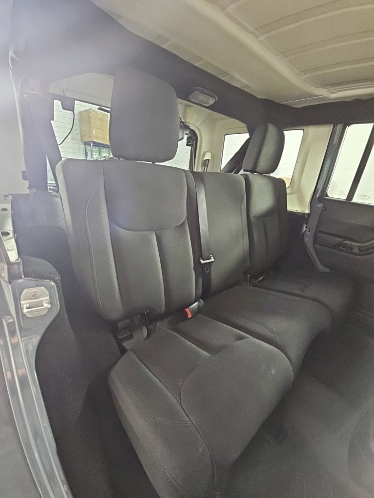 Used 2015 Jeep Wrangler Unlimited Sport w/ Quick Order Package 24S AWD/4WD image 19