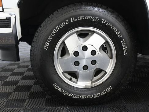 Used 1995 Chevrolet Tahoe 4WD image 25